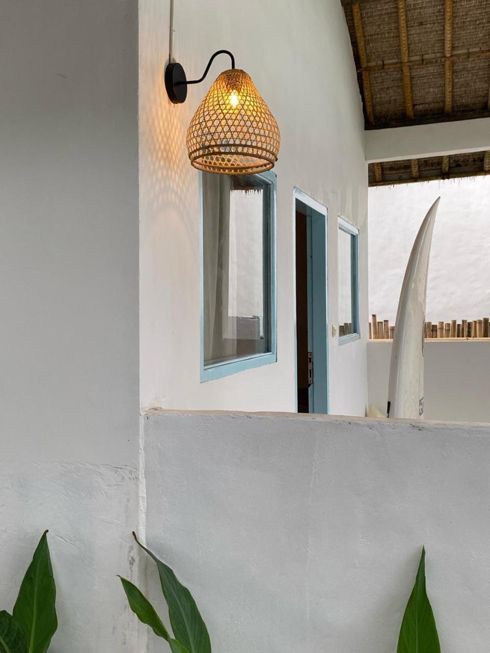 Отель Surf Shack Grupuk Бумбанг Экстерьер фото